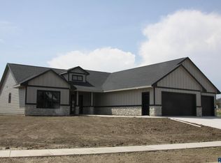 2401 S Galena Ct, Sioux Falls, SD 57110