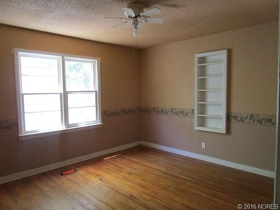 5th image of 527 S 12th St