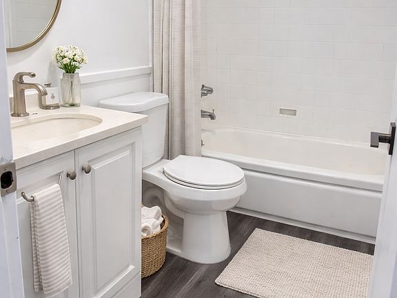 5th image of 3361 Bagley Ave APT 16