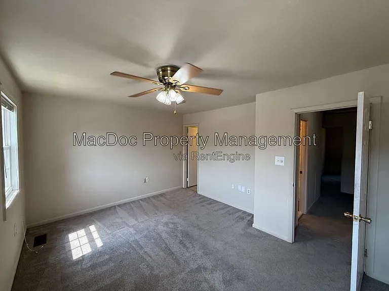 14611 Earlham Ct — Photo 29