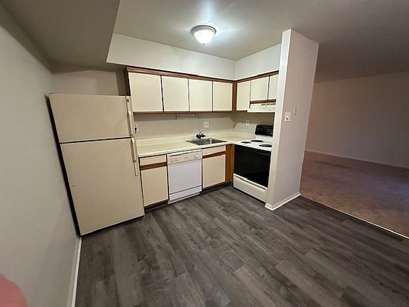 3rd image of 22 Shannon Dr