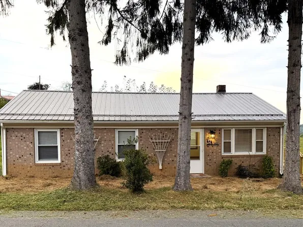 162 Providence Rd, Fries, VA 24330