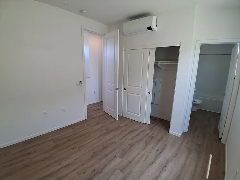 2040 N Highland Ave — Photo 37