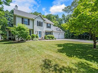 2 Birchwood Dr, Granby, CT 06035