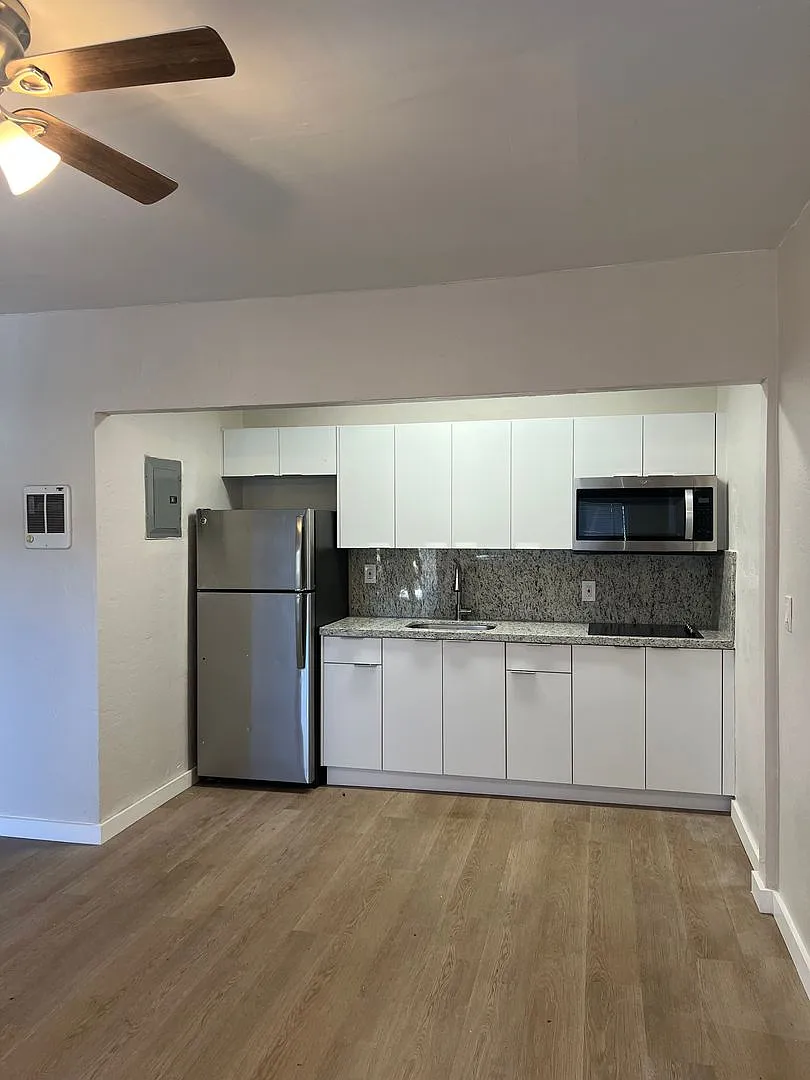 301 Sharar Ave — Photo 3