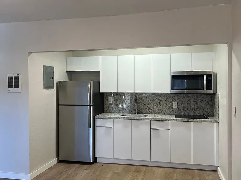 381 Sharar Ave — Photo 3