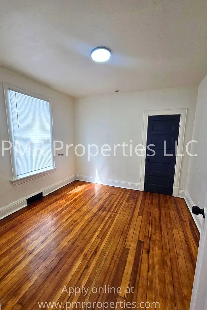 3 Bedrooms / 1 Bathroom House — Photo 4