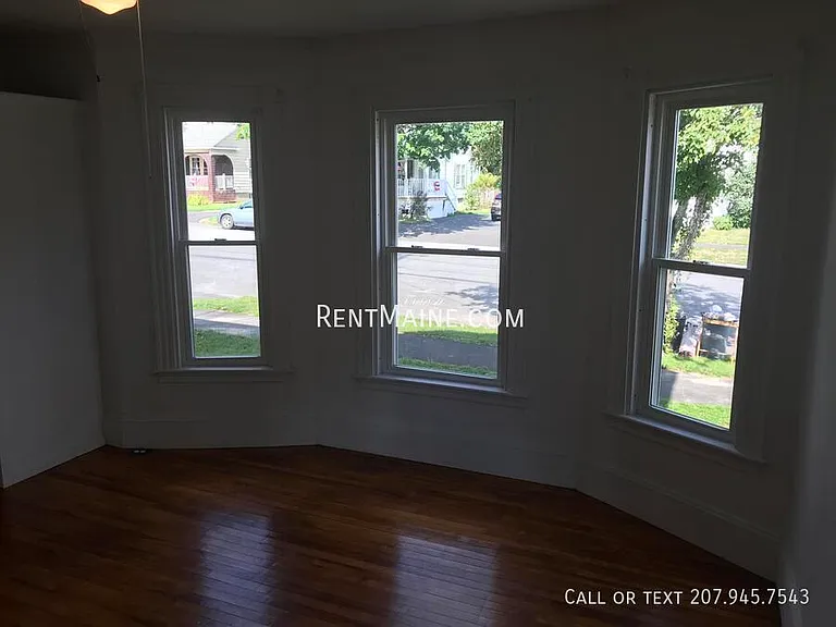 204 Maple St #1 — Photo 6