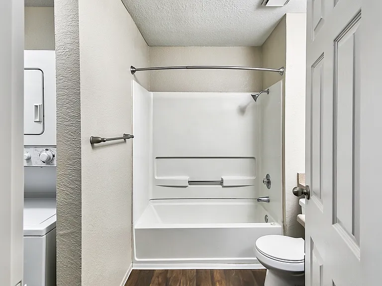 The Lodge at McCarran Ranch Apartment Homes — Photo 13