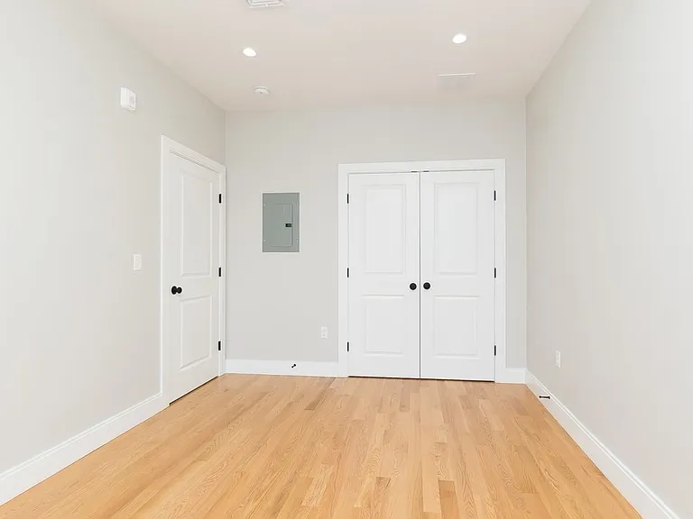 123 Centre St #8 — Photo 4