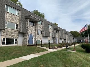 1105 Evans Ave APT 4A, Valparaiso, IN 46383