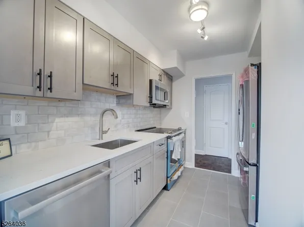 377 S Harrison St 5L #5L, East Orange City, NJ 07018