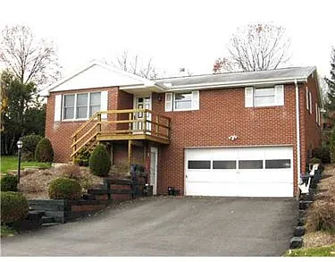 102 Bryan Dr photo 1
