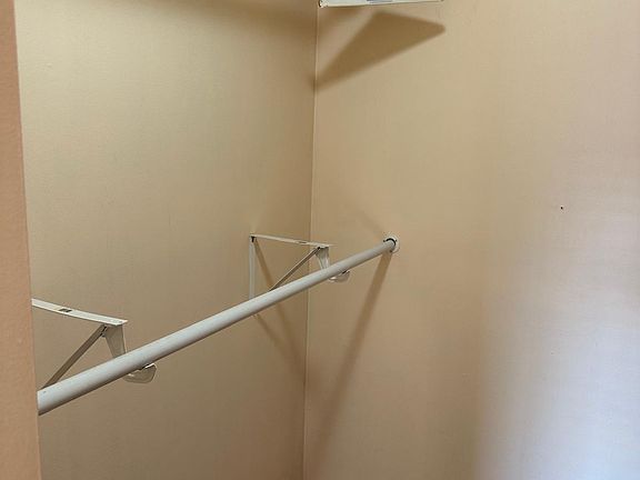 4th image of 60203 Delaire Landing Rd #203