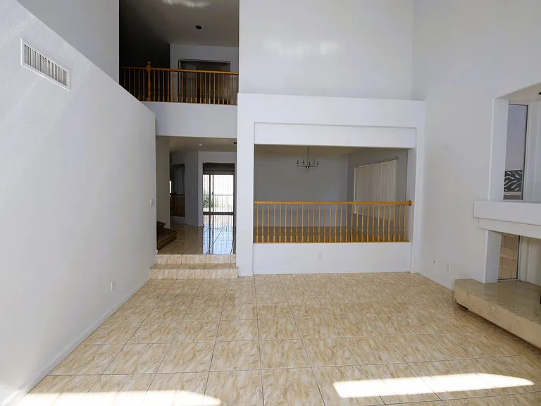 554 Campus Oaks Ct — Photo 4