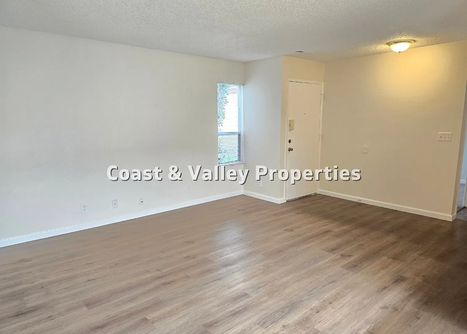North Salinas Home for RENT — Photo 4