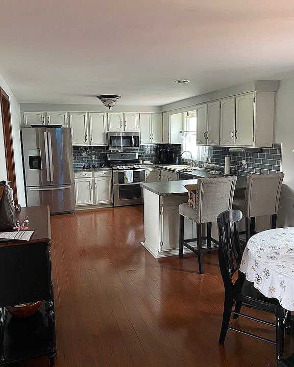 1st image of 122 Babbette Dr