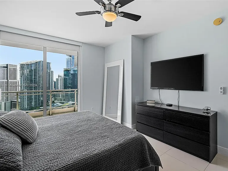 90 SW 3rd St #3501 — Photo 22