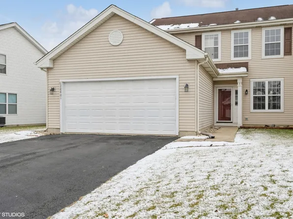 28801 Sawmill Ln, Lakemoor, IL 60051
