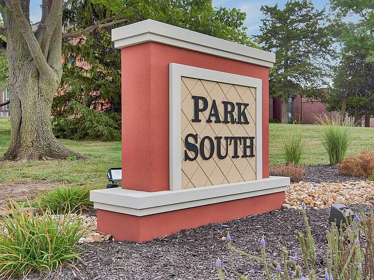 Park South — Photo 23