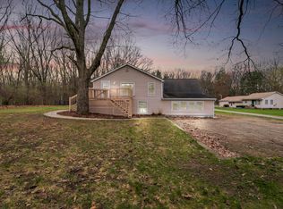 9061 N McKinley Rd, Flushing, MI 48433