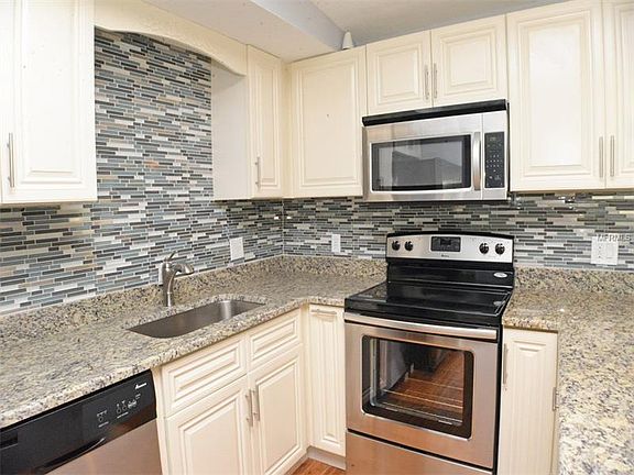 5th image of 4005 W Fairview Hts