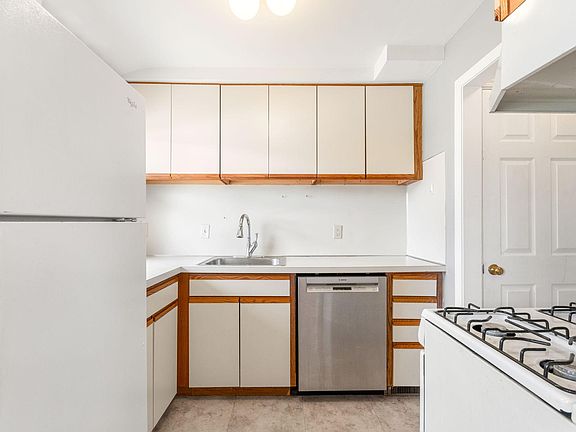 5th image of 2311 Fernwood Ave