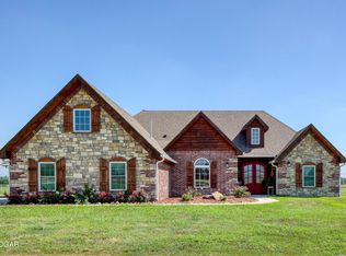 1720 E Fir Rd, Carthage, MO 64836