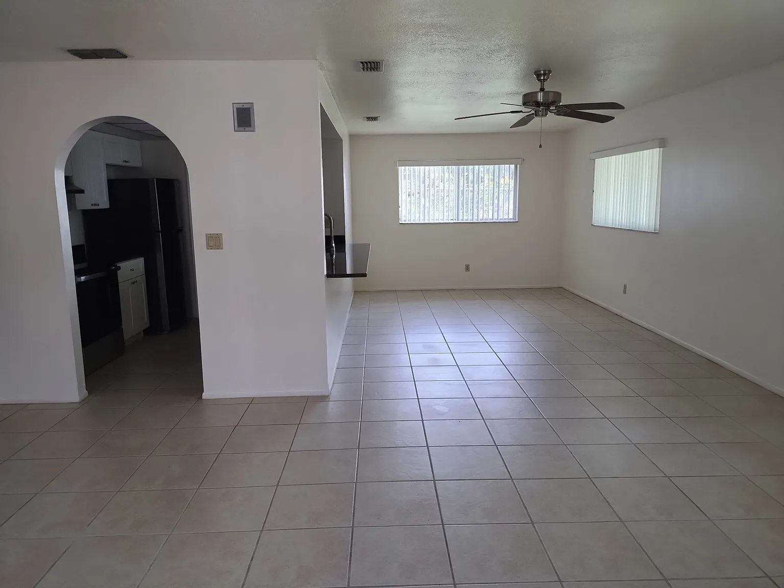 2 bed, 1.5 bath, 1180 sqft, $1,450 — Photo 3
