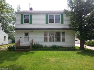 3826 Severn Rd, Cleveland Heights, OH 44118