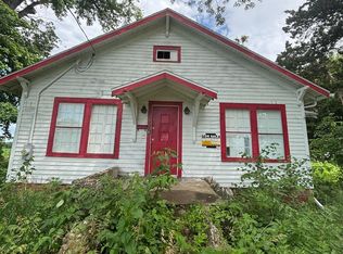490 W Broadway St, Ipava, IL 61441