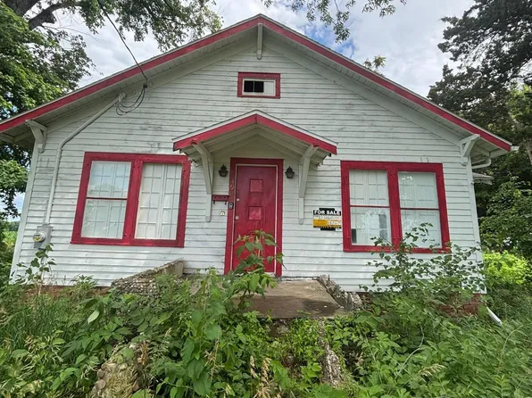 490 W Broadway St, Ipava, IL 61441