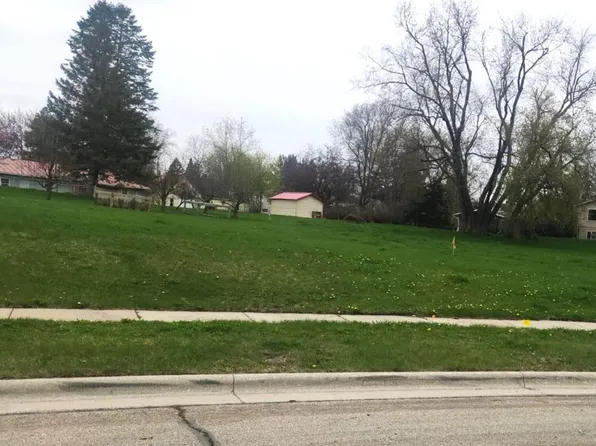 312 Village Lane, Ripon, WI 54971