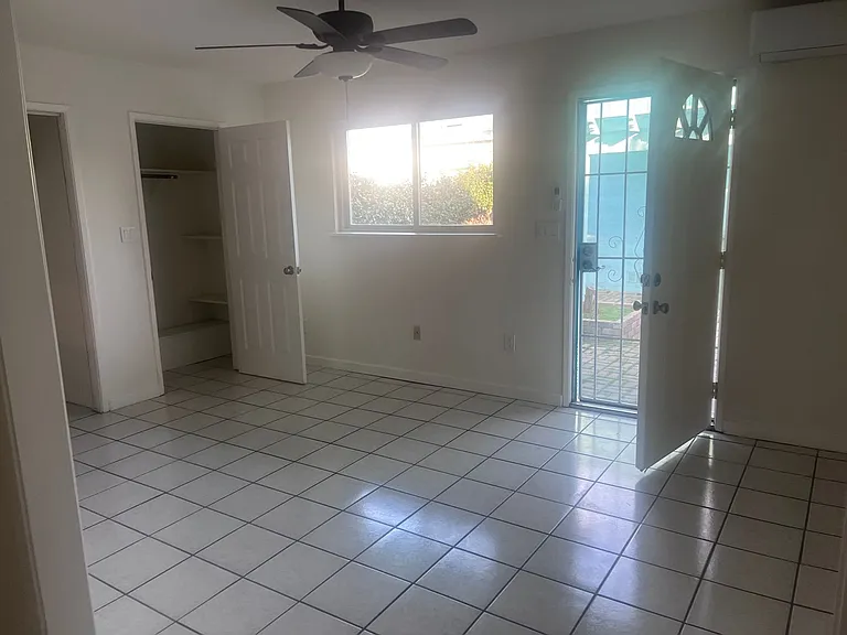 870 Palm Cir — Photo 7