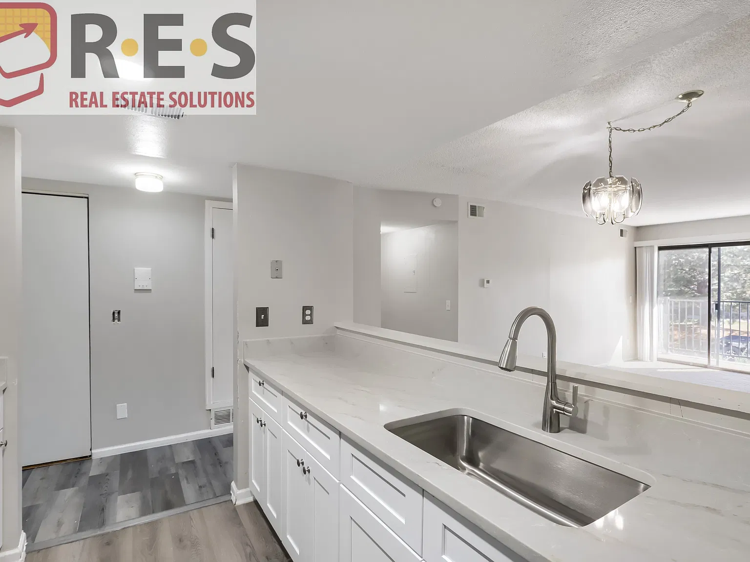 2 bed, 984 sqft, $1,678 — Photo 4