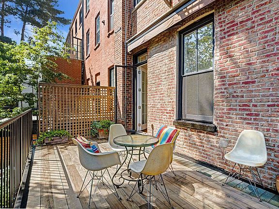5th image of 424 Pacific St #1
