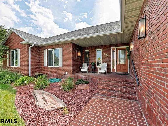 4th image of 906 Talisman Dr