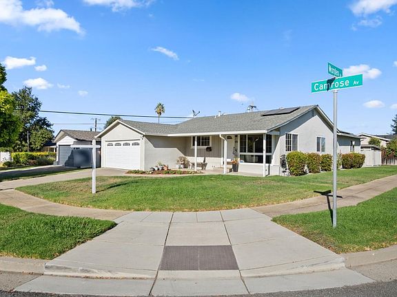 5th image of 2488 Camrose Ave