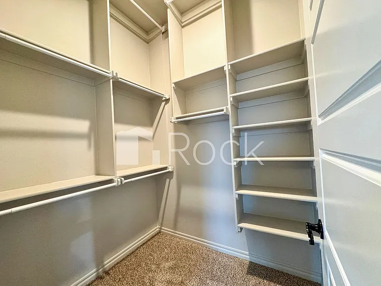 19113 Grove Pkwy — Photo 17