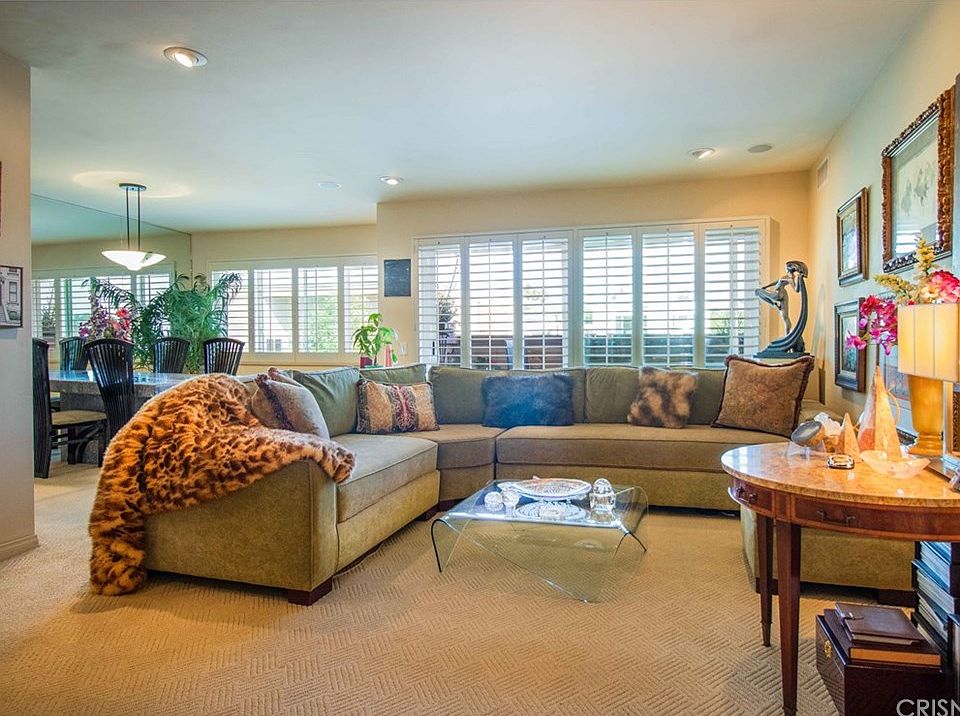 1st image of 1121 N Olive Dr APT 303