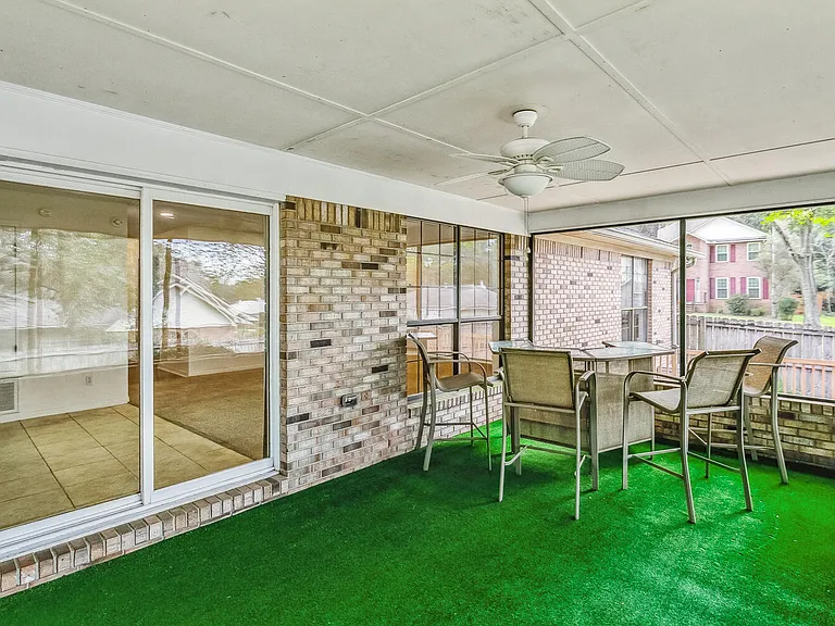1960 Woodbridge Dr — Photo 11