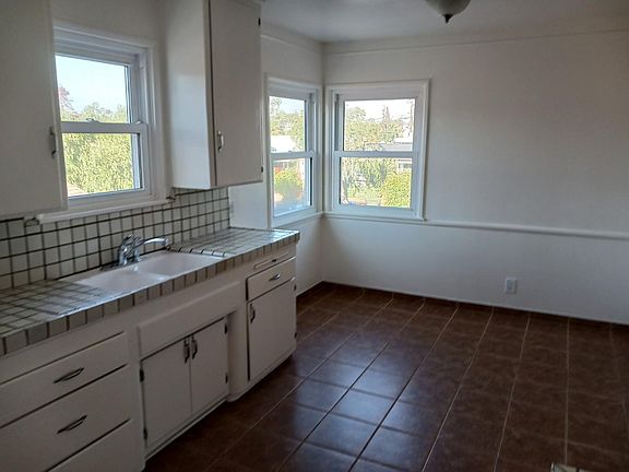3rd image of 243 Dimmick Ave