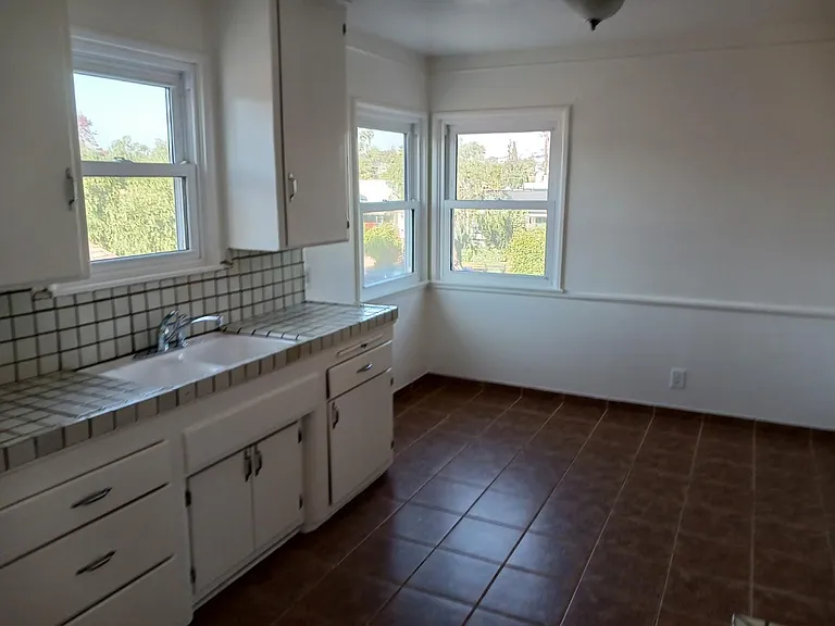 243 Dimmick Ave — Photo 3