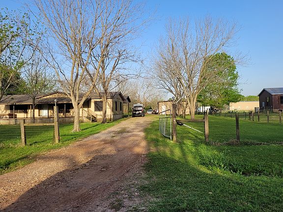 2nd image of 3725 Quail Hollow Dr