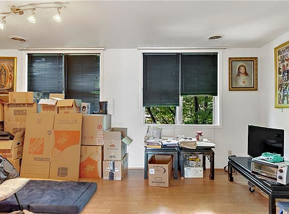 5th image of 103 Fleet Ct #14103