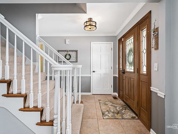5th image of 66 Winter Hill Cir