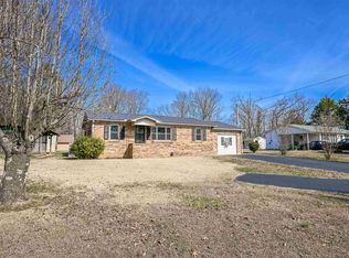 247 E Main St, Decaturville, TN 38329
