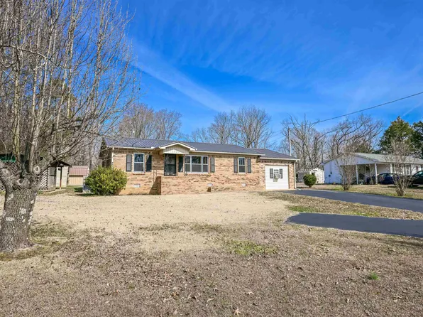 247 E Main St, Decaturville, TN 38329