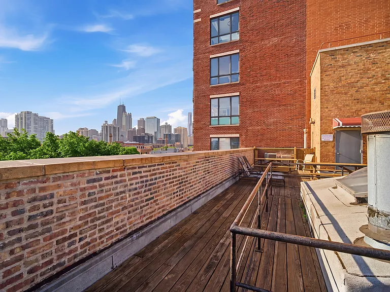 1448 N Orleans St #1D — Photo 17
