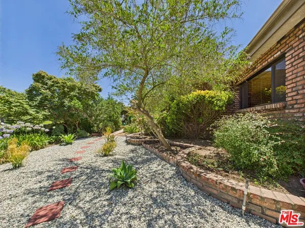 7449 Kentwood Ave, Los Angeles, CA 90045